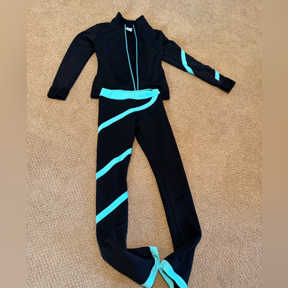 Girls N2y ice skating g sportswear.  Perfect for any figure skater.